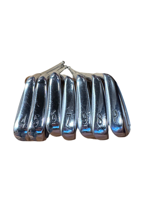 Titleist AP2 718